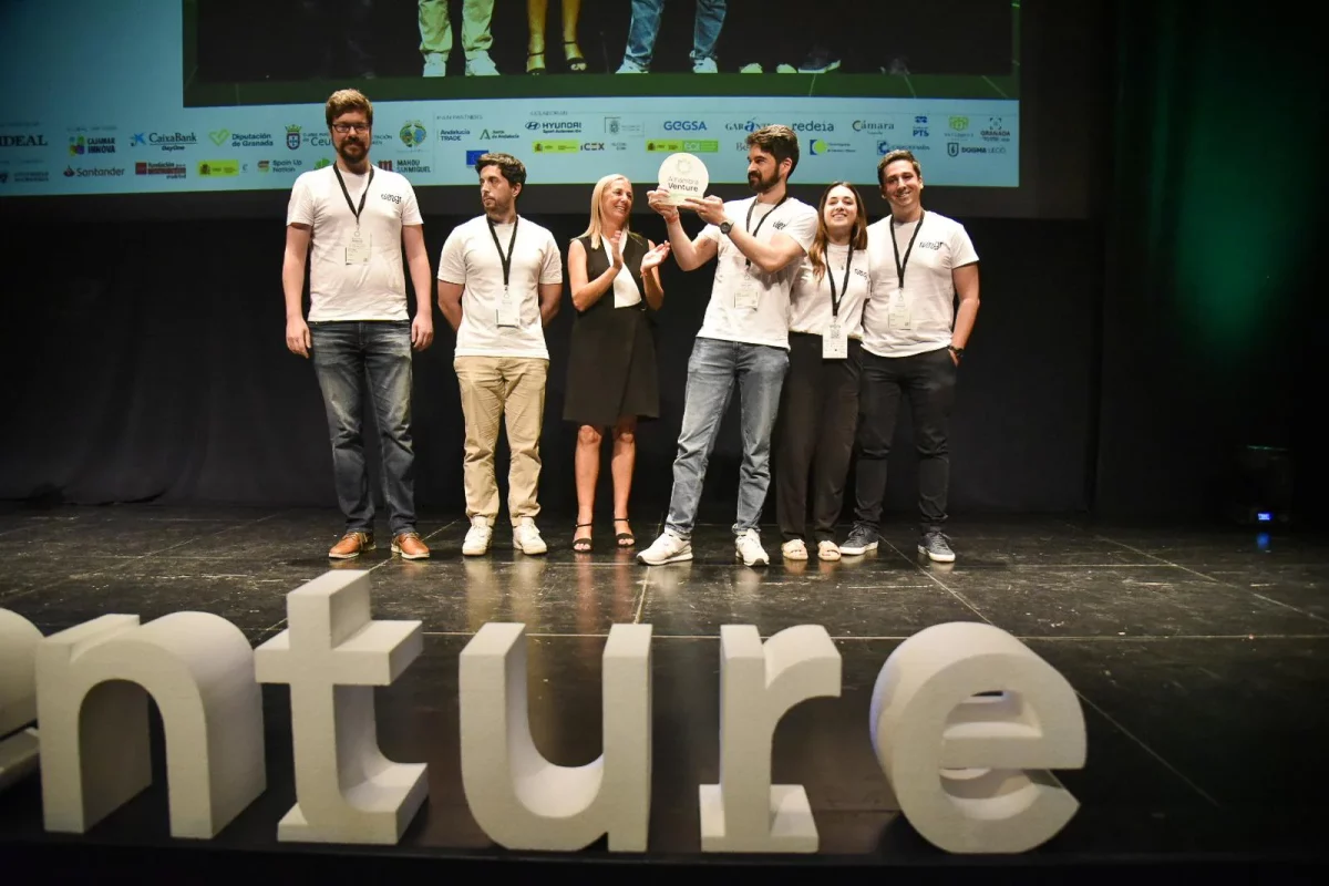 Ringr team receiving the prize of Alhambra Venture 2024 Overall Winner. Photo Credits: Ideal.es